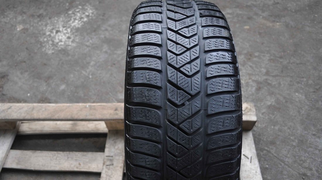 Anvelopa Iarna 215/55 R16 PIRELLI SottoZero 3 93H