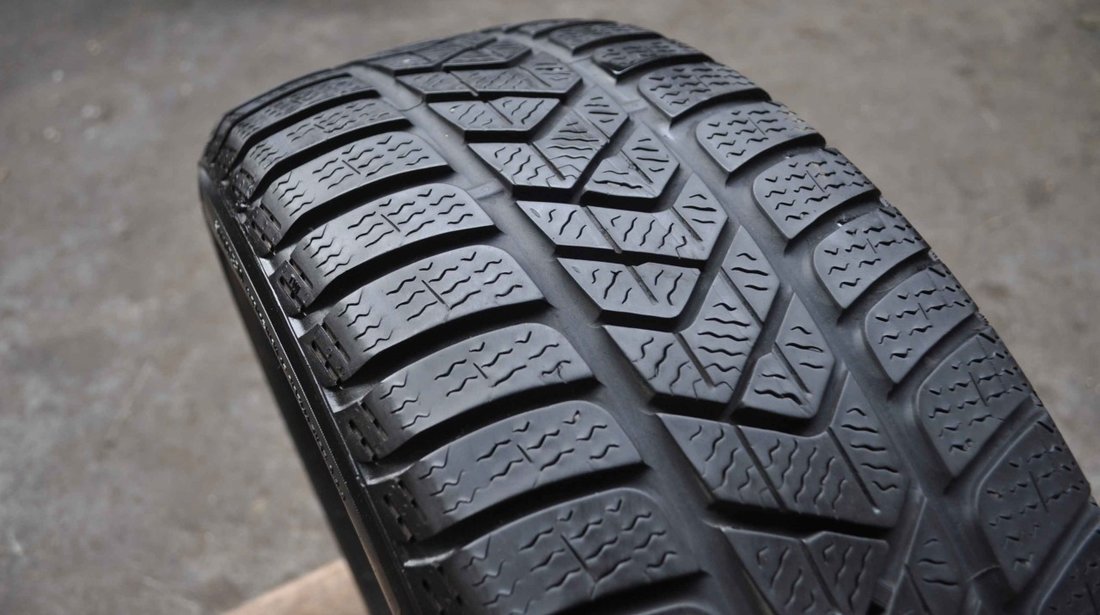 Anvelopa Iarna 215/55 R16 PIRELLI SottoZero 3 93H