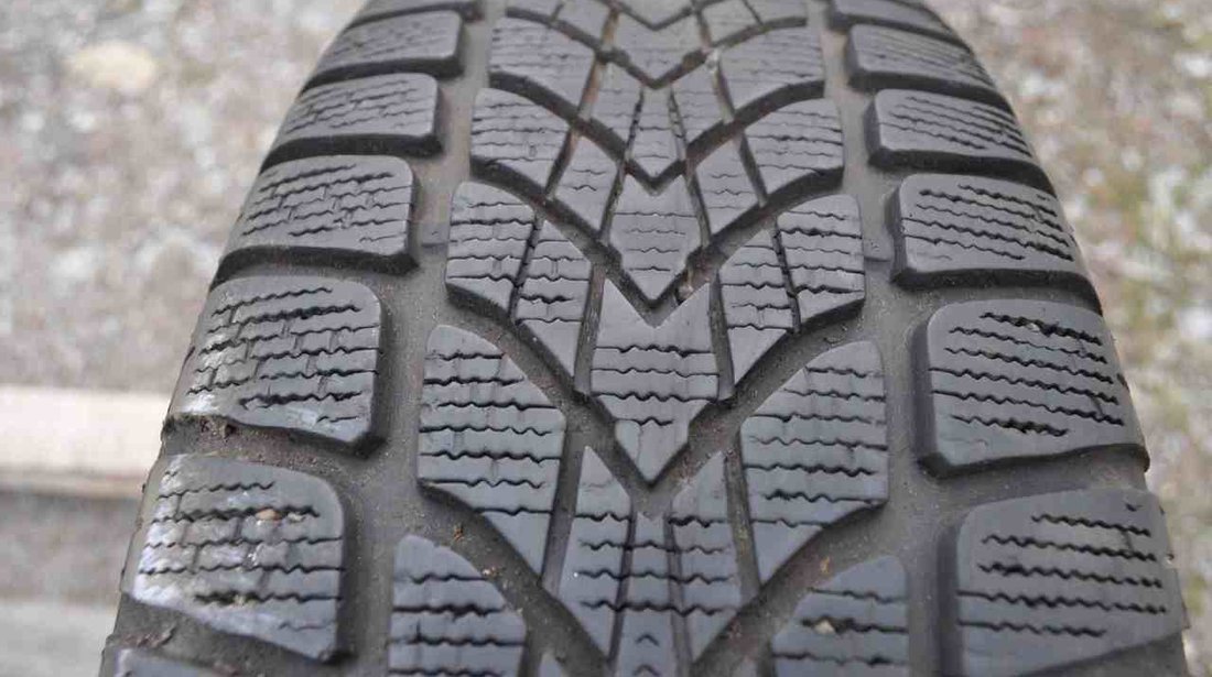 Anvelopa Iarna 215/65 R16 DUNLOP SP WINTER SPORT 4D 98T