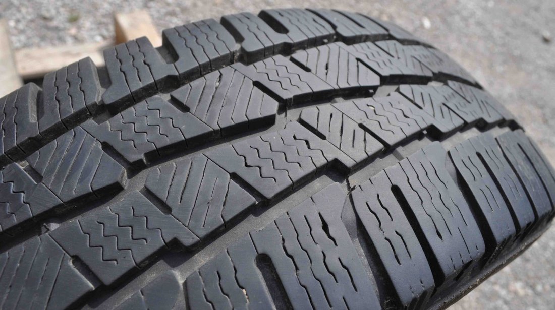 Anvelopa Iarna 215/65 R16C MICHELIN AGILIS ALPIN 109/107R