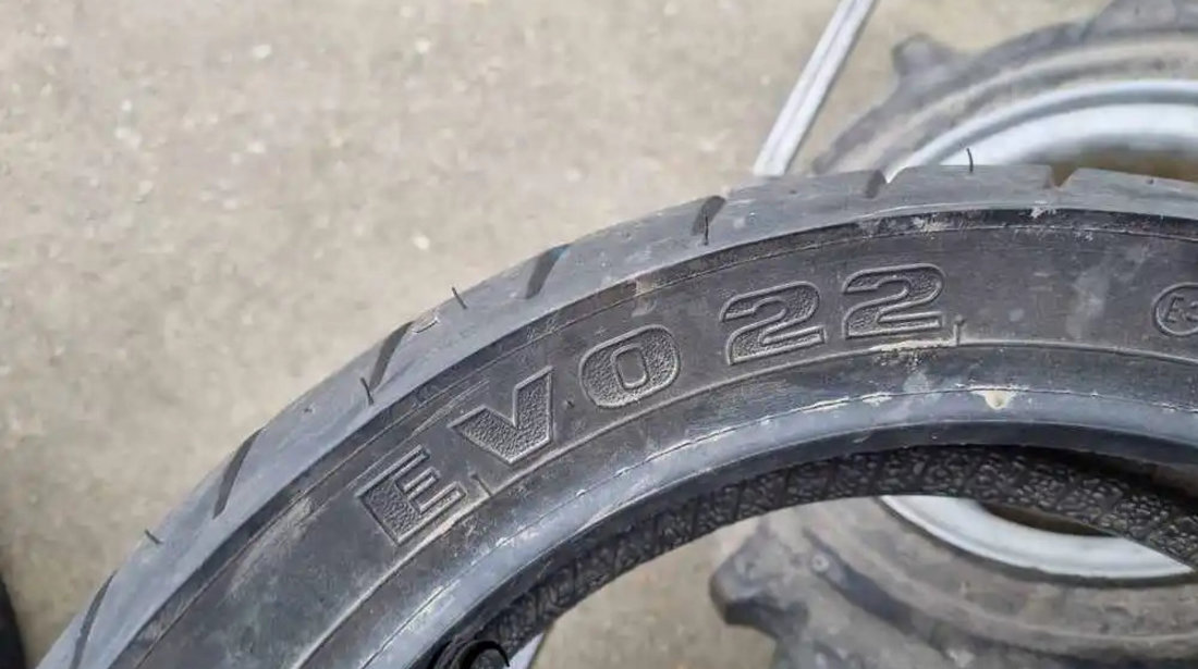 Anvelopa Vara 140/60-13 PIRELLI EVO22 57L - N058