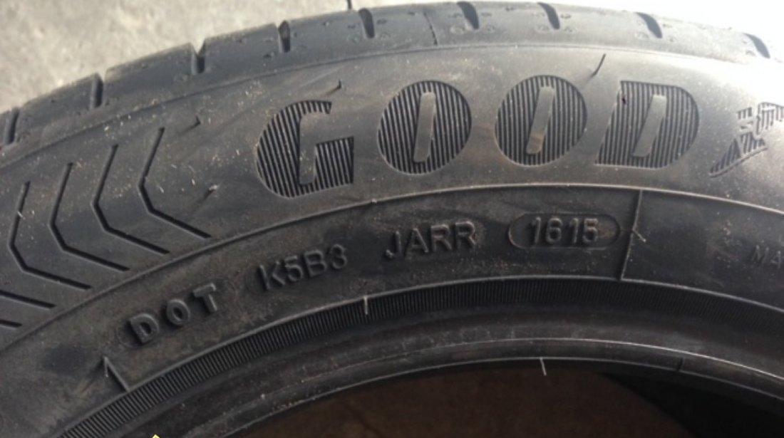 Anvelope 215 55 16 Goodyear EfficientGrip 93V