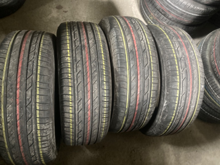 Anvelope Bridgestone Set 4 buc 215/60 R17
