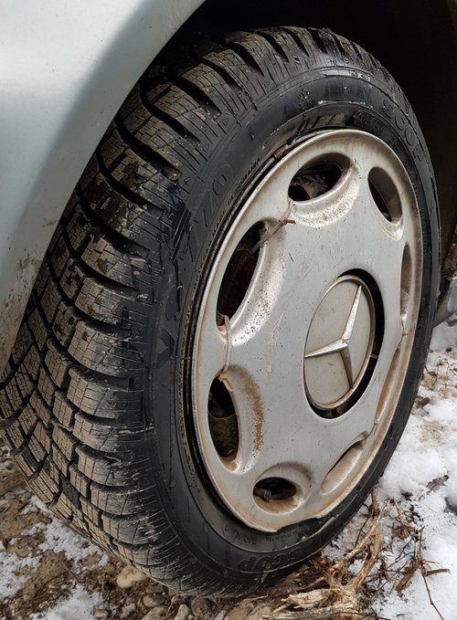 Anvelope de iarnă cu jante 195.50.15 .Mercedes a class w168. Set 4 buc. Dot .36.2018. M+s .iarnă.