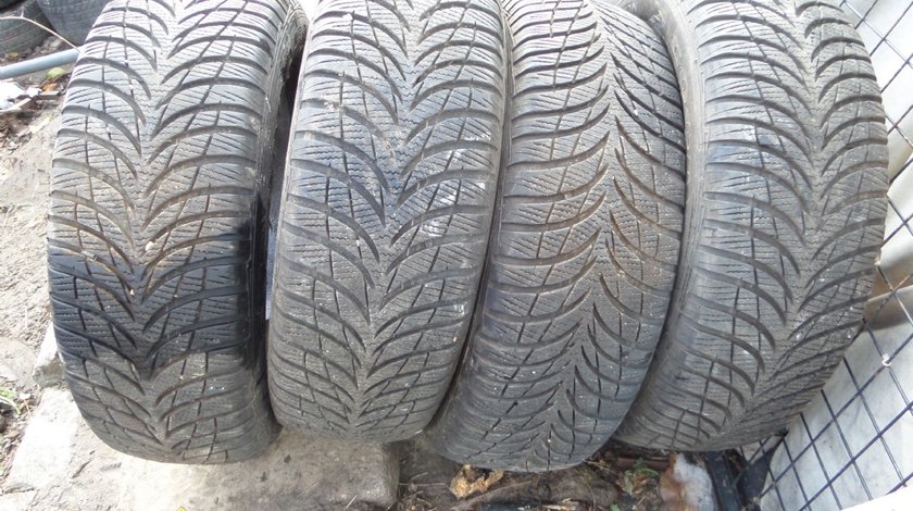 Anvelope de iarna 205/60/R16 marca Goodyear