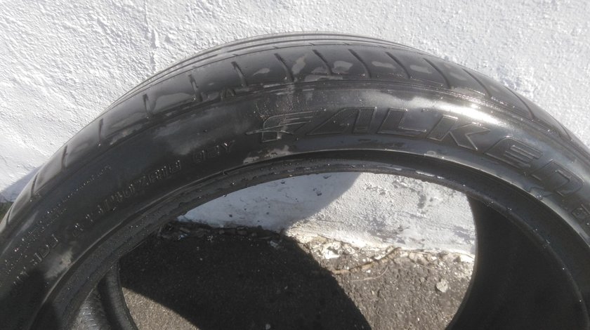 Anvelope de vara 225/40/18 Falken