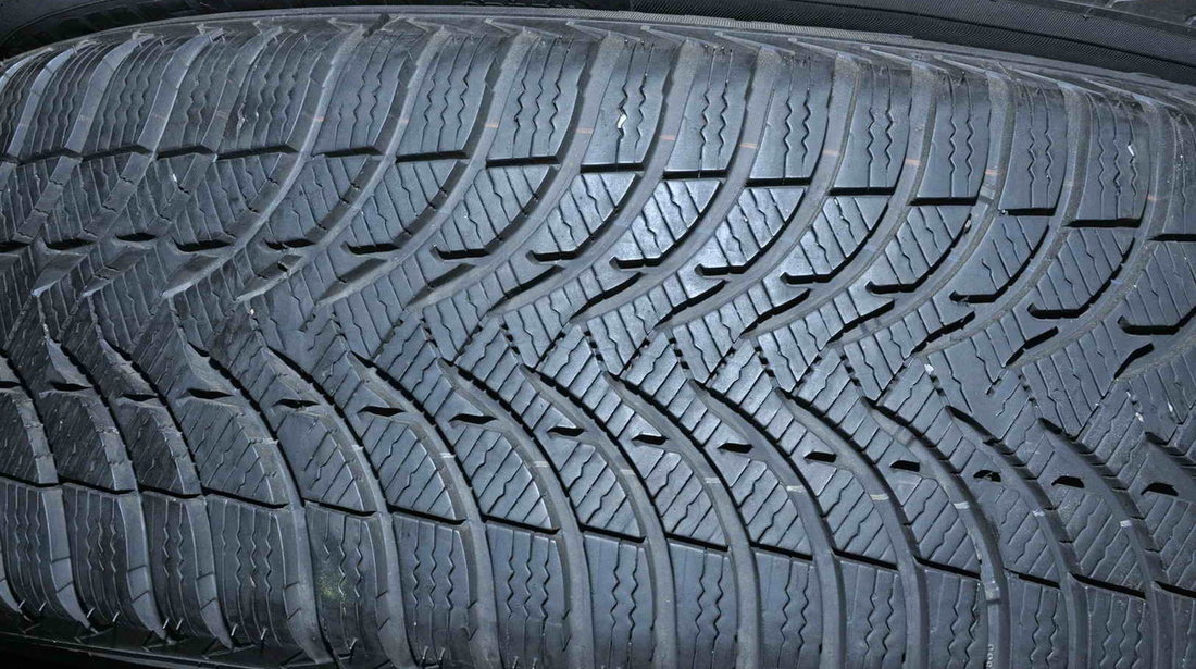 Anvelope Iarna 16 inch Michelin 215/65 R16 Dacia Duster Vw Tiguan Audi Q3