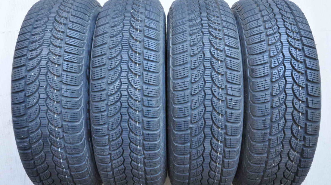 Anvelope Iarna Bridgestone 215/65 R16 Dacia Duster VW Tiguan Transporter T5 T6 Sharan Audi Q3 Kuga