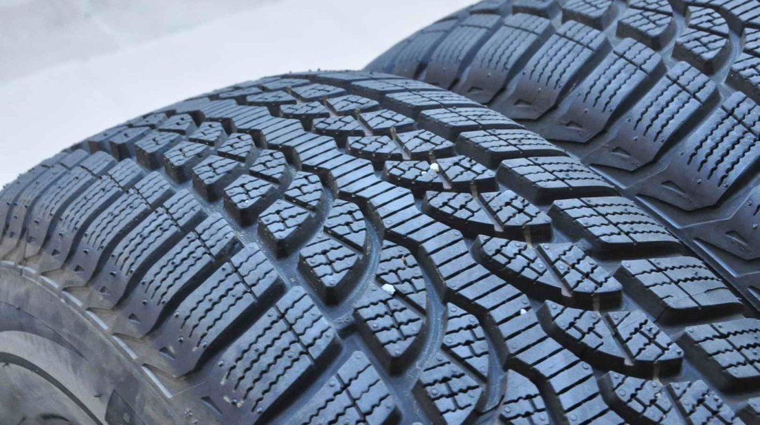 Anvelope Iarna Bridgestone 215/65 R16 Dacia Duster VW Tiguan Transporter T5 T6 Sharan Audi Q3 Kuga