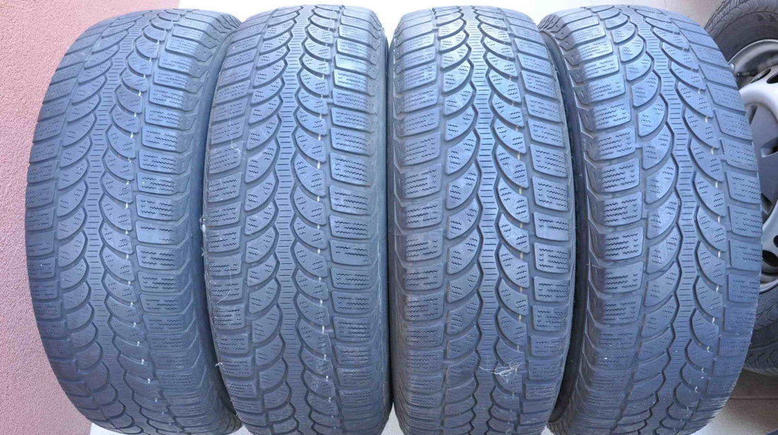 Anvelope Iarna Bridgestone 215/65 R16 Dacia Duster VW Tiguan Sharan T5 T6 Audi Q3 Ford Kuga 2