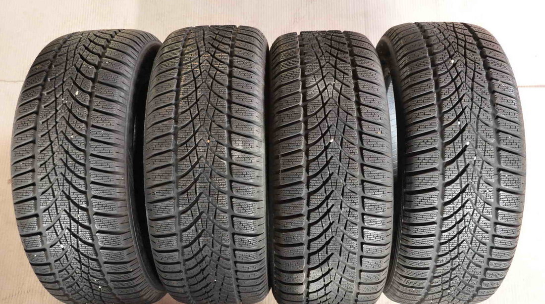 Anvelope Iarna Dunop WinterSport 4D 215/55 R16