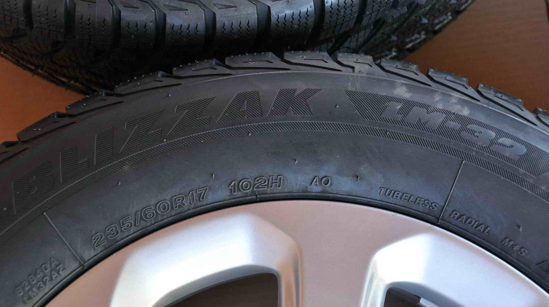 ANVELOPE IARNA NOI 17 Bridgestone Blizzak LM-32 235/60/R17