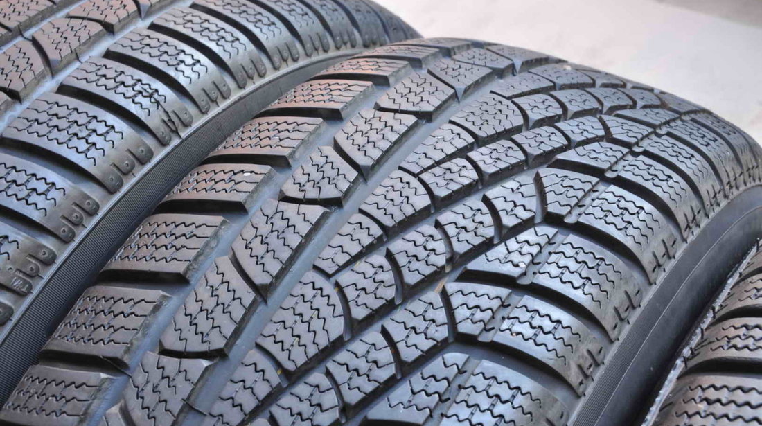 Anvelope Iarna Pirelli 215/65 R16 Dacia Duster VW Tiguan Sharan T5 T6 Audi Q3 Qasqai Ford Kuga 2