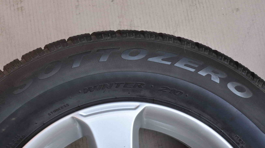 Anvelope Iarna Pirelli 215/65 R16 Dacia Duster VW Tiguan Sharan T5 T6 Audi Q3 Qasqai Ford Kuga 2