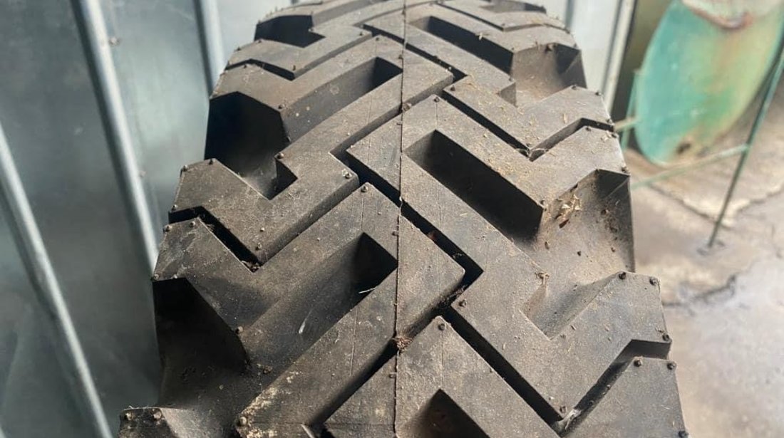 Anvelope noi tractor DEESTONE / GOODYEAR 7.50-16C 8PLYURI made in Thailand.