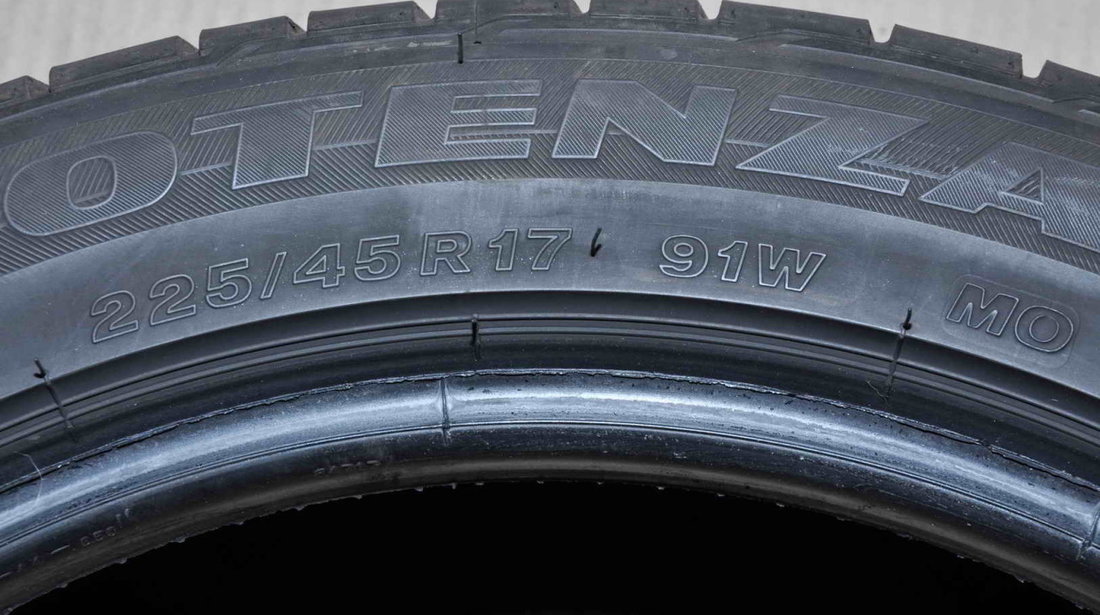 Anvelope Vara 17 inch Bridgestone Potenza RE050A