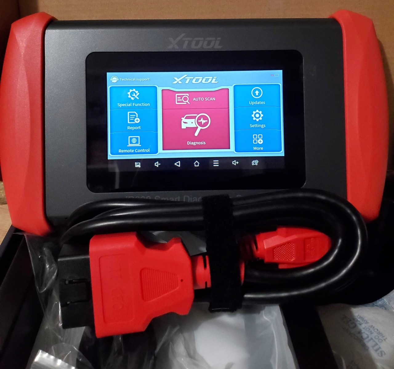 Aparat Diagnoza Auto Universal Full OBD2 Xtool Update Gratuit pe Viata