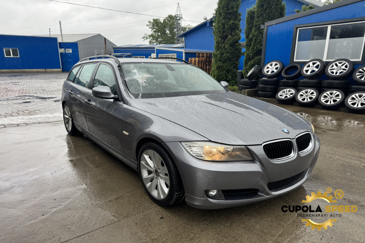 Aparatoare / Carenaj noroi fata dreapta BMW Seria 3 E91 [facelift] [2008 - 2013]