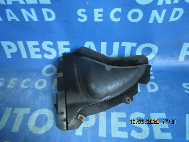 Aparatoare noroi BMW F10 520d;  7186518 (o ureche rupta si fisurat)