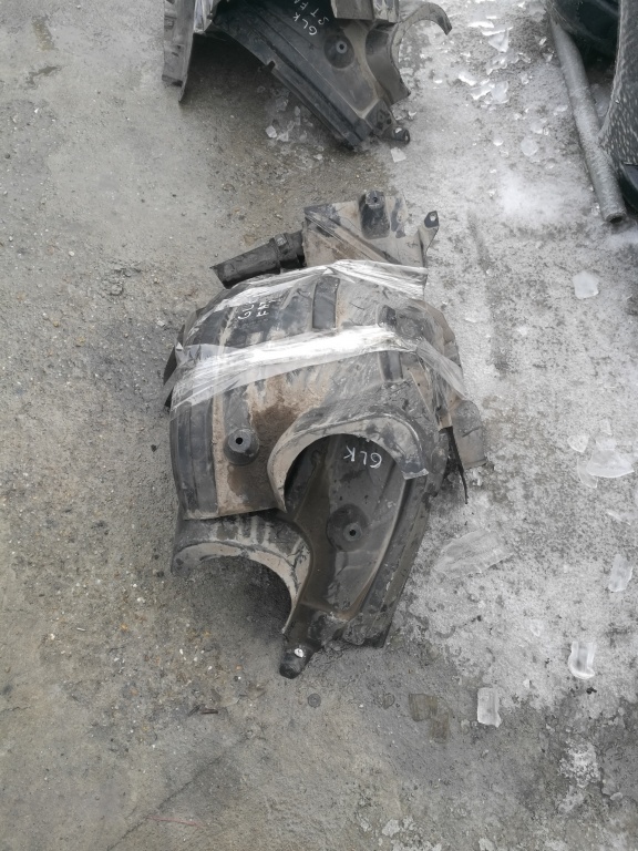 Aparatoare noroi dreapta fata Mercedes GLK X204