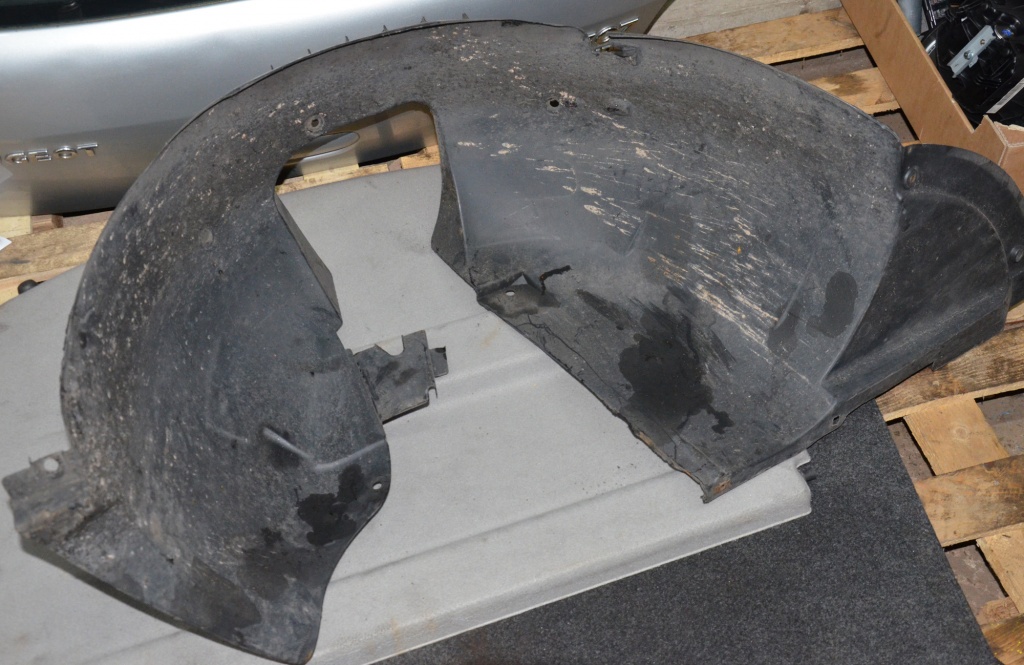Aparatoare noroi dreapta fata Peugeot 307 2000 - 2005