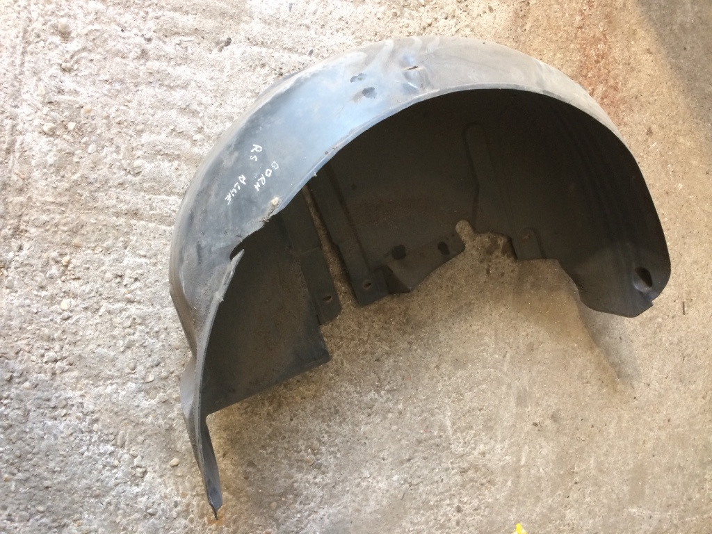 Aparatoare noroi dreapta spate Volkswagen VW Bora [1998 - 2005] Sedan 1.6 16V MT (105 hp) (1J2)