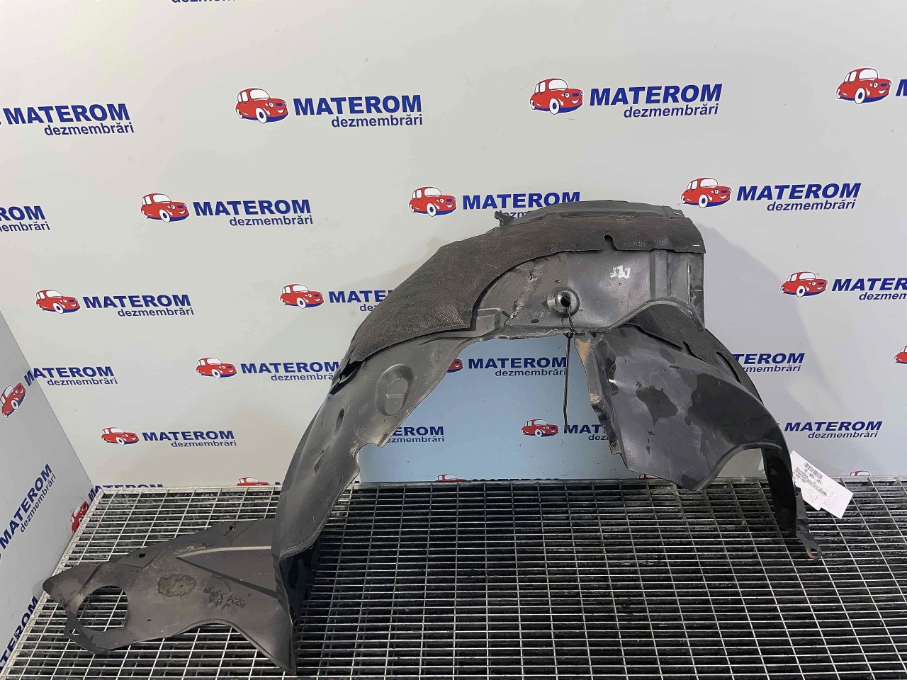 APARATOARE NOROI FATA DREAPTA MAZDA 6 6 - - (2002 2007)