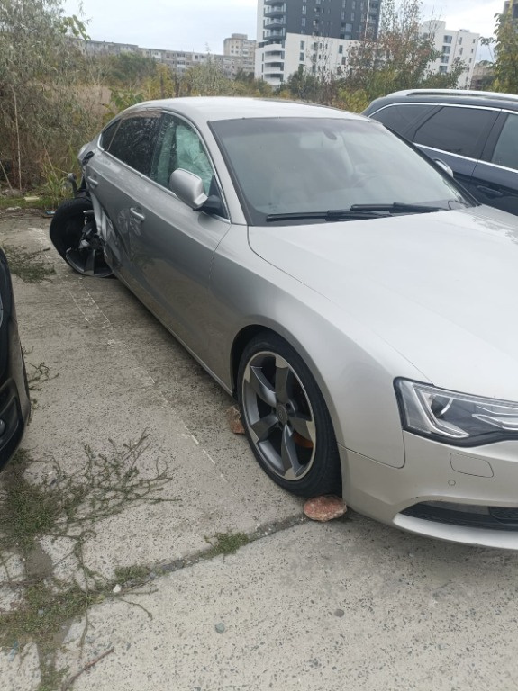 Aparatoare noroi roata dreapta fata 8T0821172M Audi A5 Sportback 2.0 TDI CNHA 190 cai Quattro