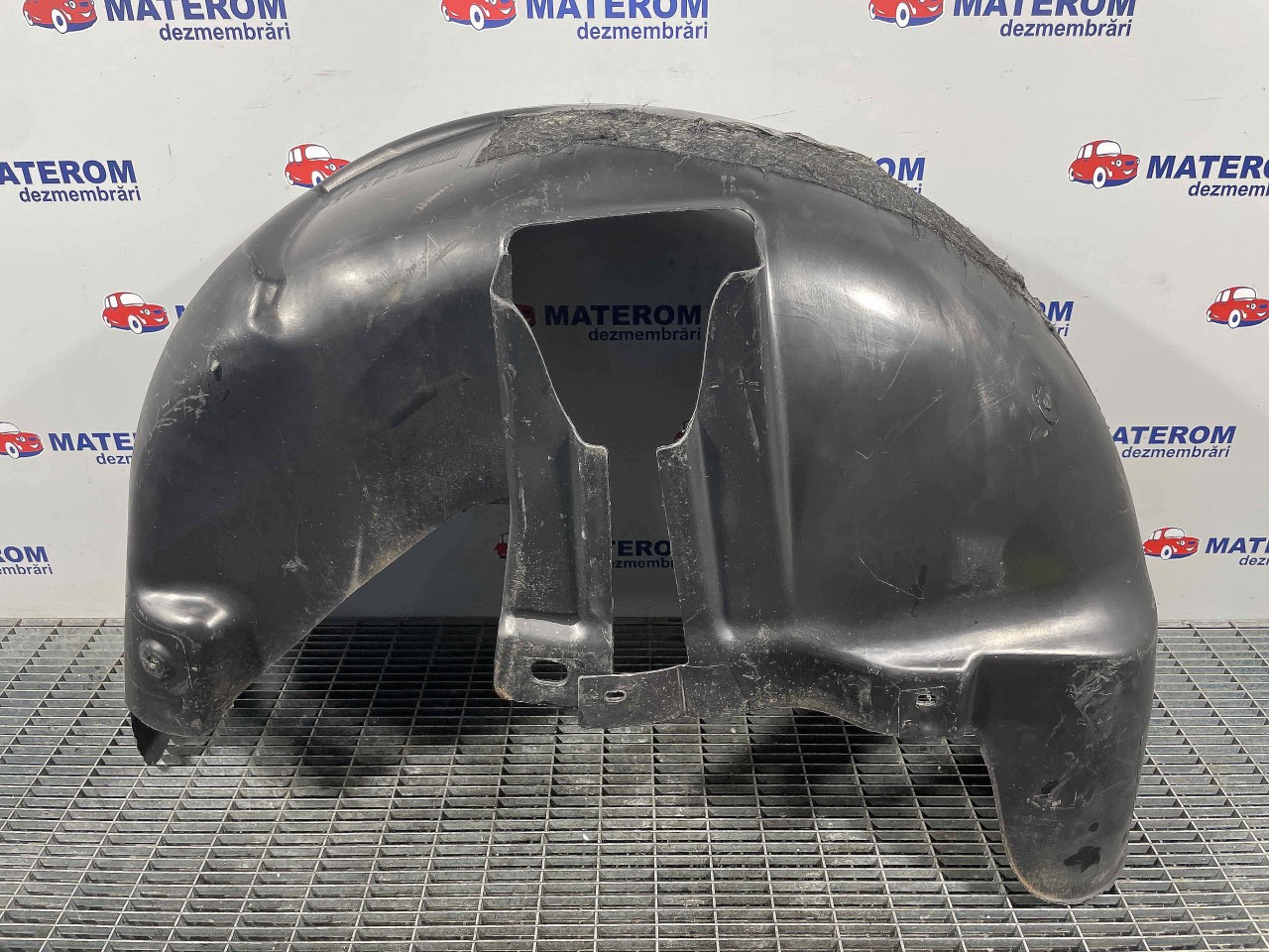 APARATOARE NOROI SPATE DREAPTA VW TOURAN TOURAN - - (2010 2015)