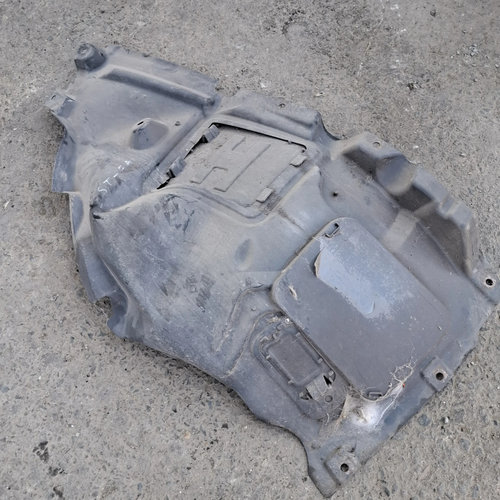 Aparatoare Noroi Stanga Fata / Carenaj Bmw 1 (F20, F21) 2010 > 116 D N47 D16 A Motorina 27648710