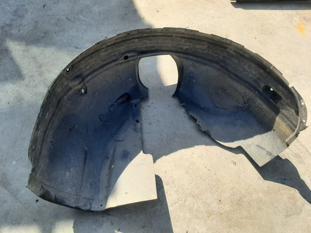 Aparatoare noroi stanga fata ford kuga 1 8v41-16115-ab