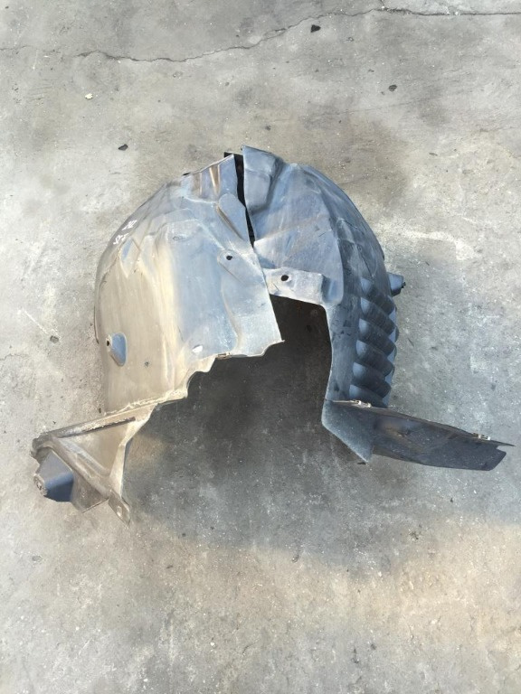 Aparatoare noroi stanga fata Mercedes E Class w212 2011