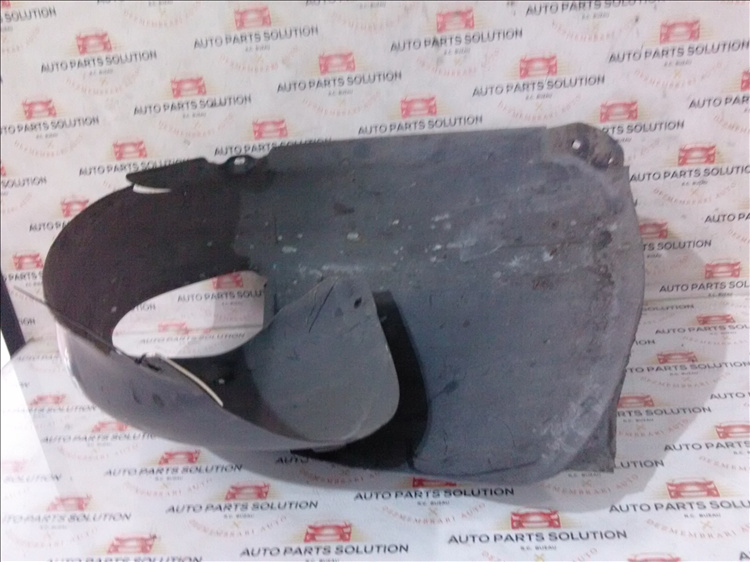 Aparatoare noroi stanga fata VOLKSWAGEN PASSAT B6