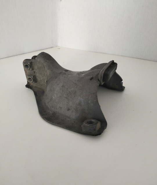 Aparator tampon motor dreapta 8k0399060l Audi A5 8T [facelift] [2011 - 2016]