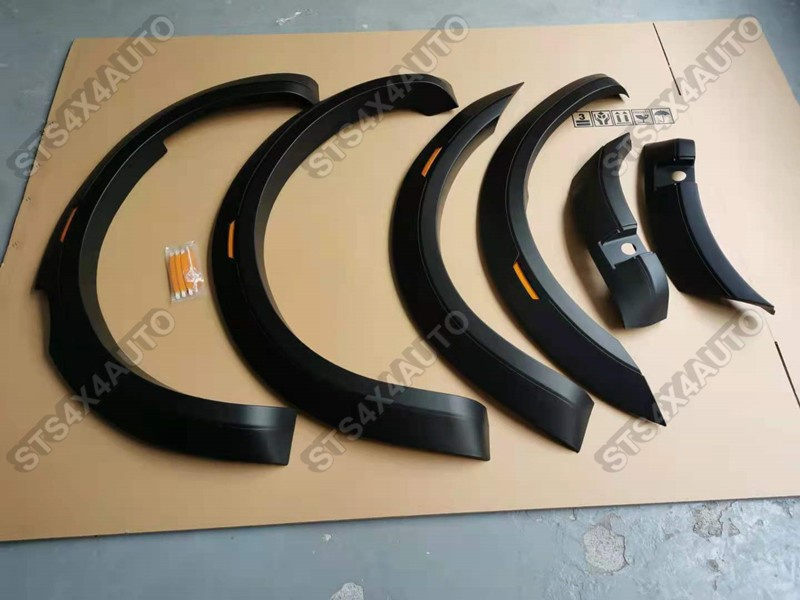 APARATORI ARIPA CU LED SI GAURI PENTRU SENZOR FORD RANGER T8 2019-2022 [V3]