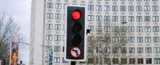 Apare tehnologia care estimeaza ce soferi vor trece pe rosu Apare tehnologia care estimeaza ce soferi vor trece pe rosu