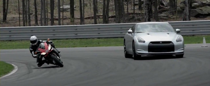 Aprilia RSV4 si Nissan GT-R ne ofera un duel fierbinte la Monticello Motorsports Park