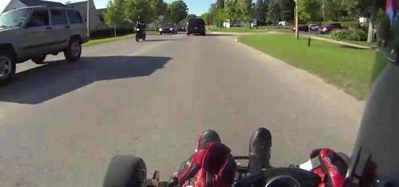 Aproape 300 km/h intr-un kart? Se poate! Aproape 300 km/h intr-un kart? Se poate!
