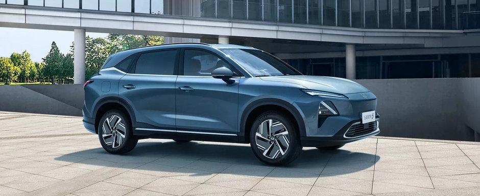Ar putea fi chilipirul anului. Chinezii au lansat pe piata SUV-ul care costa doar 12.730 de euro. Are motor de 204 CP, iar blocurile optice cu tehnologie LED si display-ul central de 15.6 inch sunt standard Ar putea fi chilipirul anului. Chinezii au lansat pe piata SUV-ul care costa doar 12.730 de euro. Are motor de 204 CP, iar blocurile optice cu tehnologie LED si display-ul central de 15.6 inch sunt standard