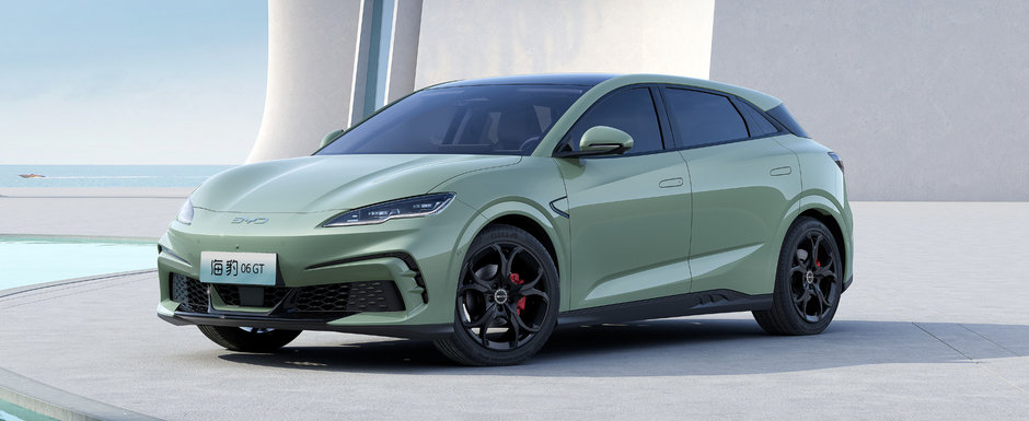 Ar putea fi chilipirul anului. Chinezii au lansat pe piata masina care costa doar 17.688 de euro. Are motor de 218 CP, iar ceasurile de bord digitale si ecranul tactil de 12.8 inch sunt standard Ar putea fi chilipirul anului. Chinezii au lansat pe piata masina care costa doar 17.688 de euro. Are motor de 218 CP, iar ceasurile de bord digitale si ecranul tactil de 12.8 inch sunt standard
