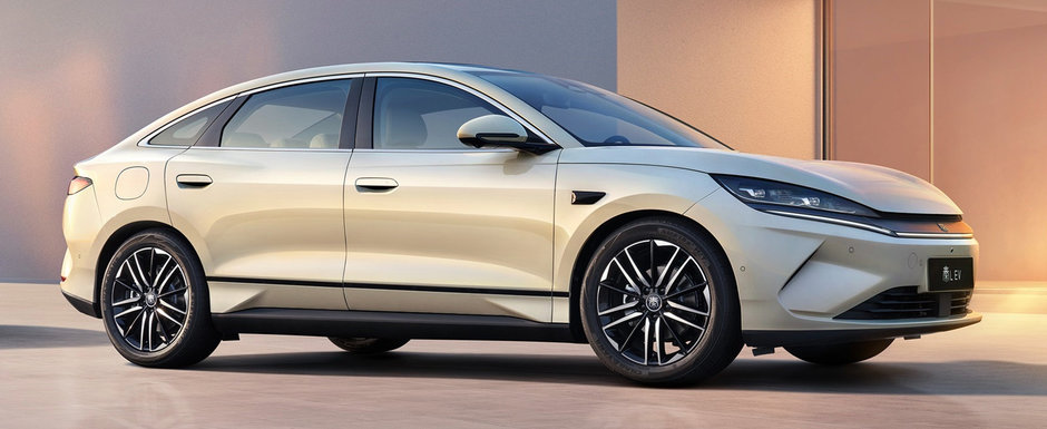 Ar putea fi chilipirul anului. Chinezii au dezvaluit oficial masina care costa doar 15.274 de euro. Noul model vine cu un motor de 150 CP si 12 camere in standard Ar putea fi chilipirul anului. Chinezii au dezvaluit oficial masina care costa doar 15.274 de euro. Noul model vine cu un motor de 150 CP si 12 camere in standard