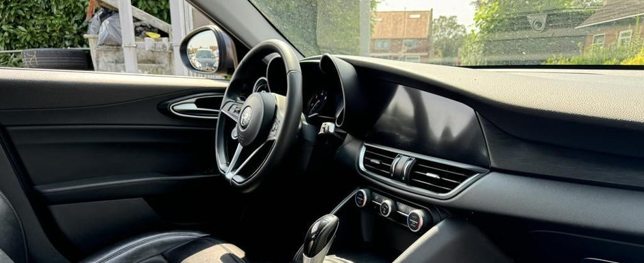 Ar putea fi chilipirul anului. O Alfa Romeo Giulia din 2016 se vinde acum cu numai 9.950 de euro Ar putea fi chilipirul anului. O Alfa Romeo Giulia din 2016 se vinde acum cu numai 9.950 de euro