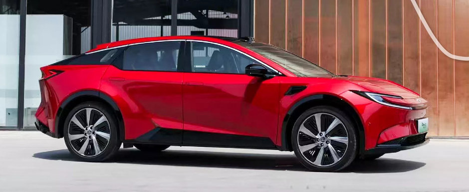 Ar putea fi chilipirul anului. Toyota a prezentat oficial SUV-ul Coupe care costa doar 15.668 de euro. Are un motor de 272 CP si nu mai putin de 33 de senzori Ar putea fi chilipirul anului. Toyota a prezentat oficial SUV-ul Coupe care costa doar 15.668 de euro. Are un motor de 272 CP si nu mai putin de 33 de senzori