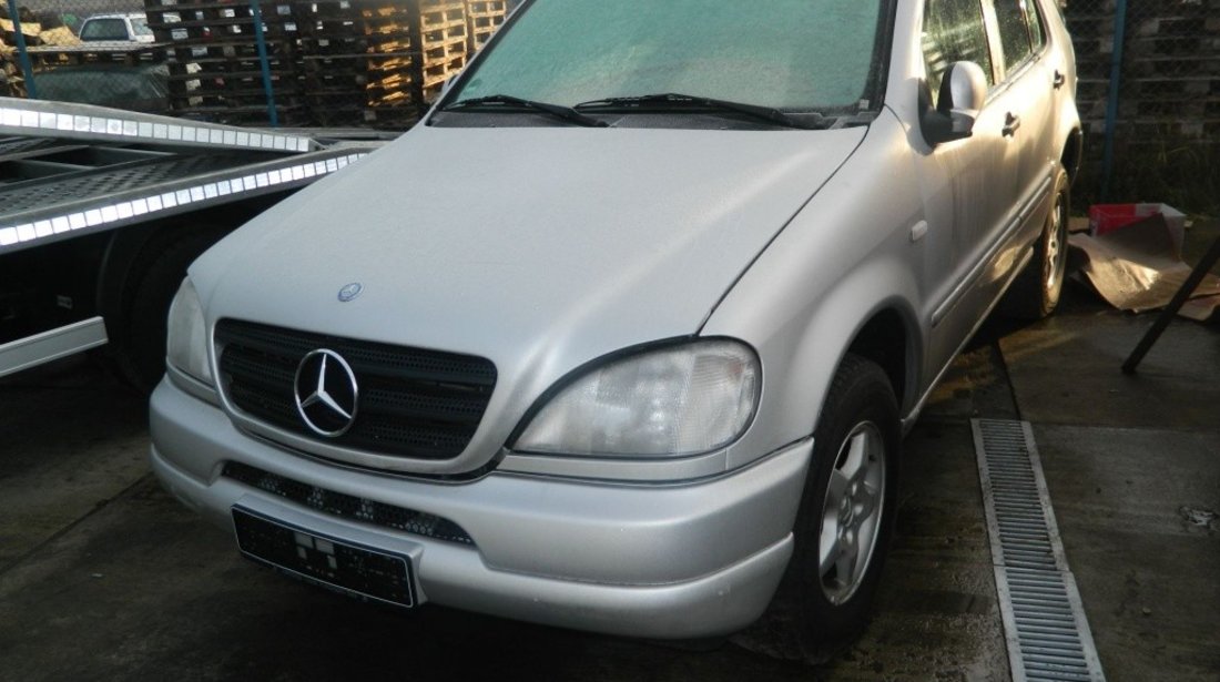 Arcuri stanga - dreapta Mercedes ML model 1999