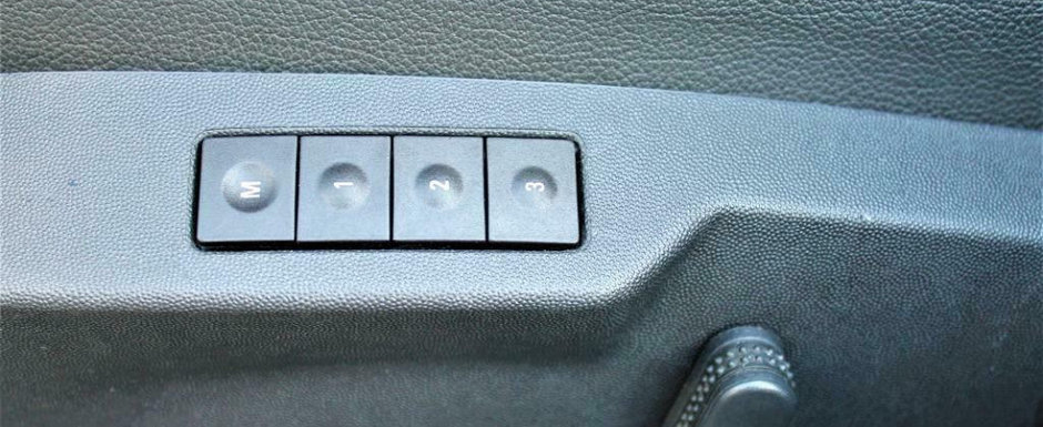 Are motor de 290 de cai, scaune cu memorie si bancheta incalzita, dar se vinde la pret de Dacie. Poze reale Are motor de 290 de cai, scaune cu memorie si bancheta incalzita, dar se vinde la pret de Dacie. Poze reale