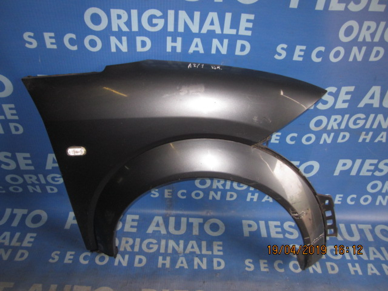 Aripa Audi A2; 8Z0821022C (fisurata)
