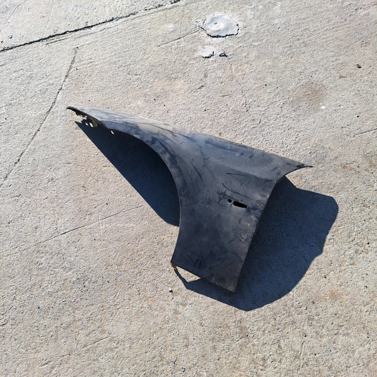 Aripa Bmw 3 (E90, E91, E93, E92) 2005-2013 Negru Fata Stanga Ro5638825, J1317561994, 679032 Oran