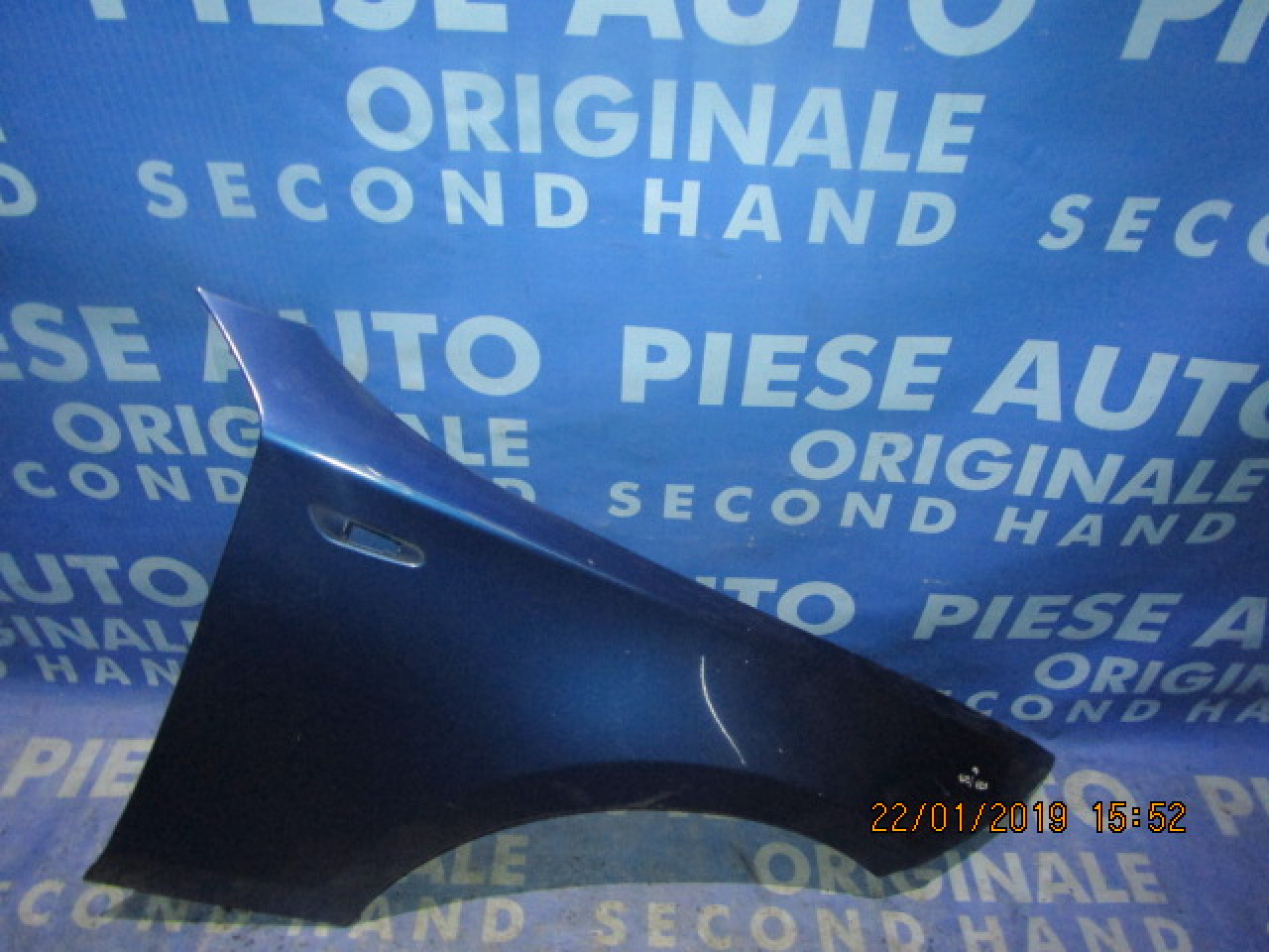 Aripa BMW E87