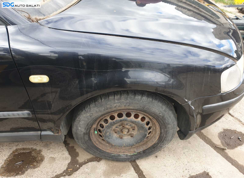 Aripa Dreapta cu Rugina Volkswagen Passat B5 1997 - 2001 Culoare LC9Z