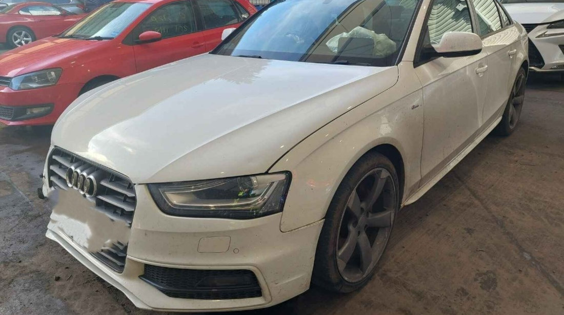 Aripa dreapta fata Audi A4 B8 2013 SEDAN 2.0 IDT CJCA